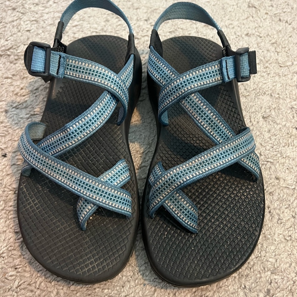 LAST DAY OF SALE 1/10/2024 - Womens Chacos Size 9